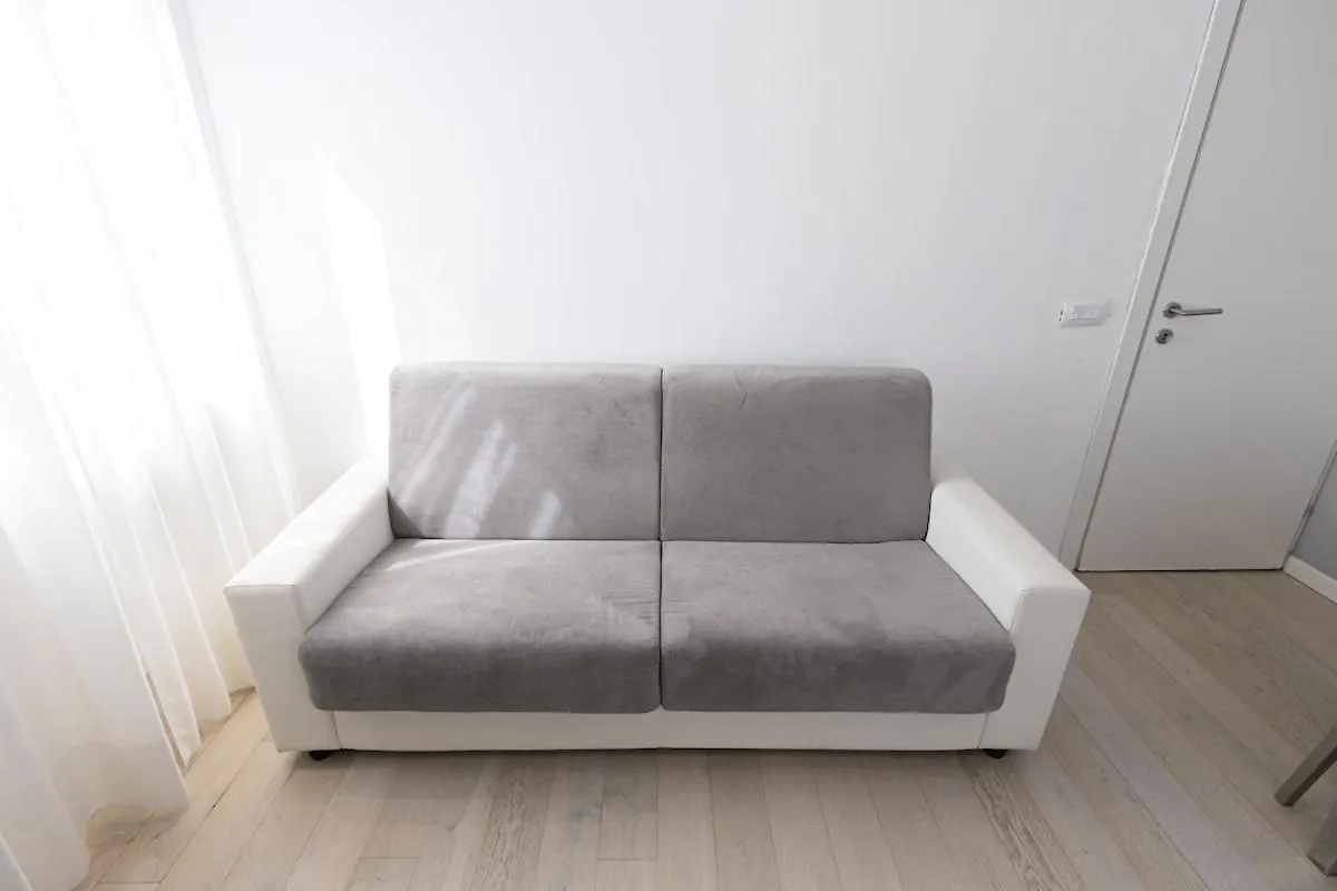Two -Rooms Apartment 10 Minutes Duomo By Metro Milano