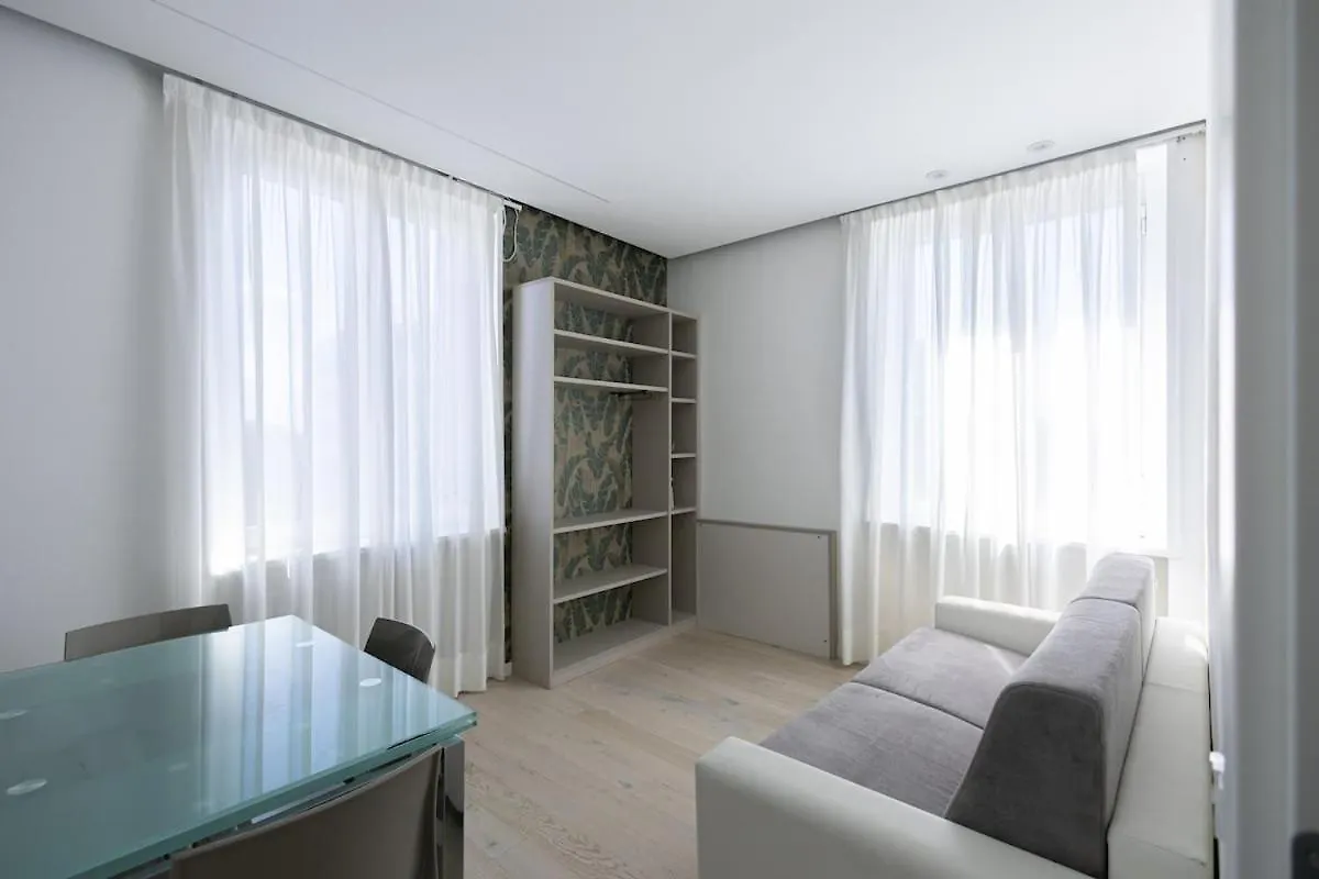 Two -Rooms Apartment 10 Minutes Duomo By Metro Milan